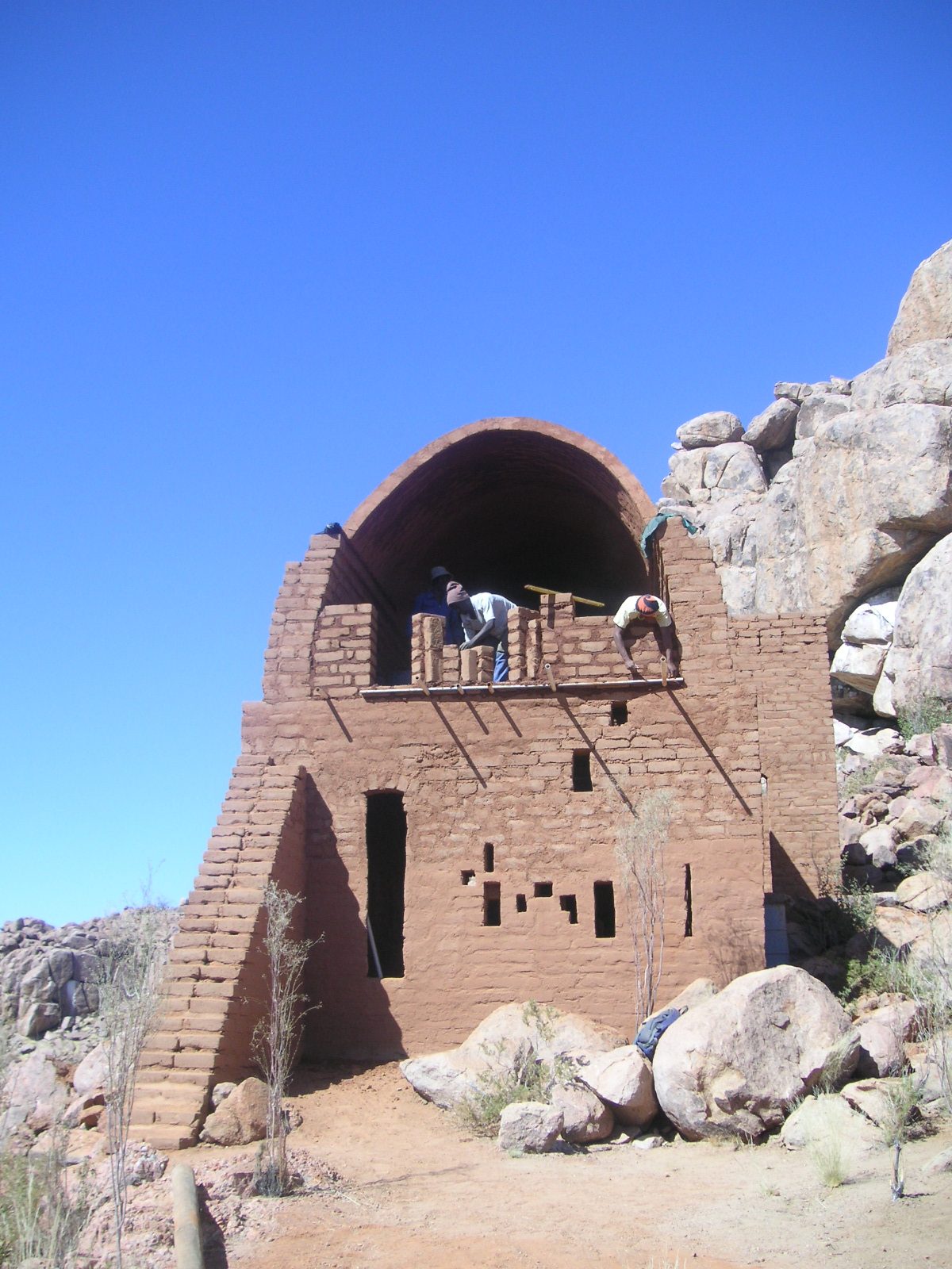 Damaraland — construction, wall coursing
